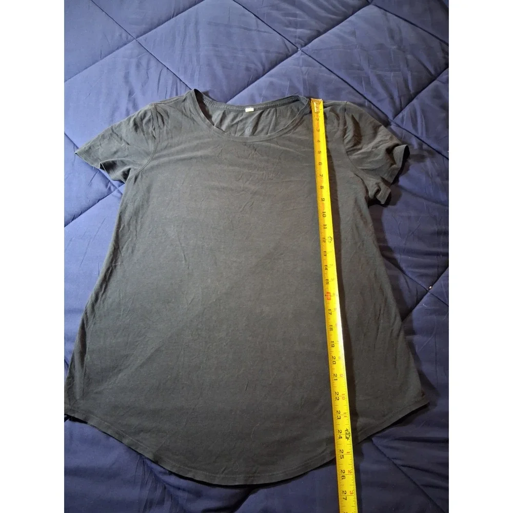 Lululemon Love Tee Short Sleeve Crew Neck Curved Hem Black T-Shirt Women Size 8